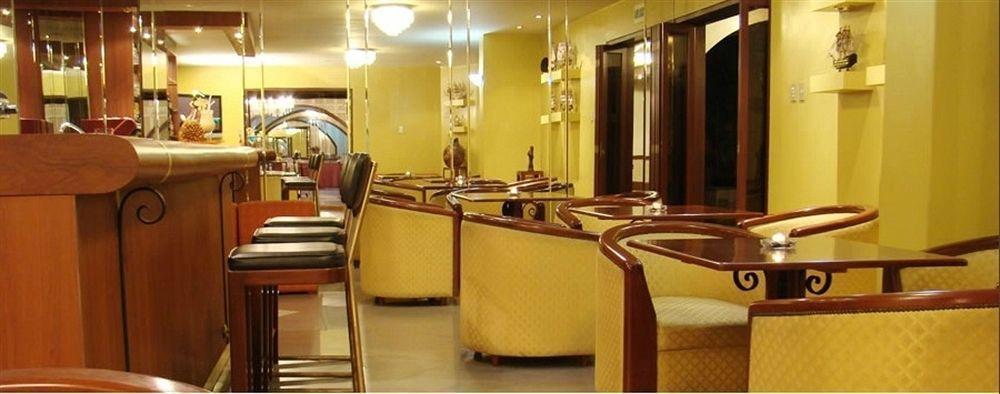 Отель Casa Andina Standard Trujillo Plaza Экстерьер фото