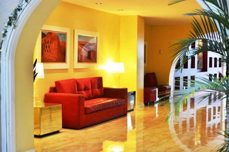 Отель Casa Andina Standard Trujillo Plaza Экстерьер фото