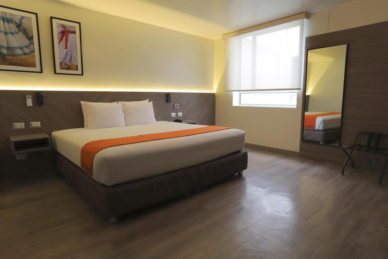 Отель Casa Andina Standard Trujillo Plaza Экстерьер фото