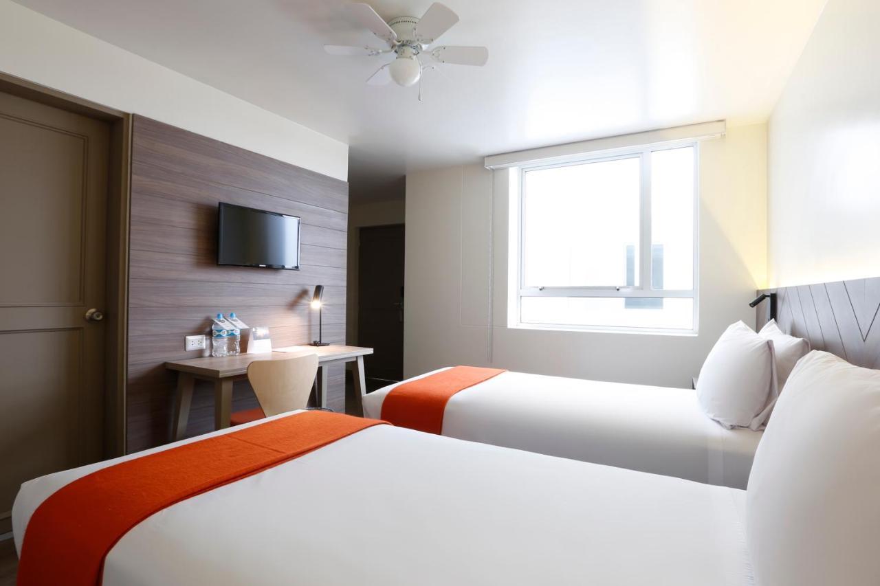 Отель Casa Andina Standard Trujillo Plaza Экстерьер фото